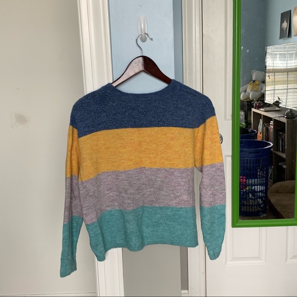 H&M sweater - Picture 2 of 3